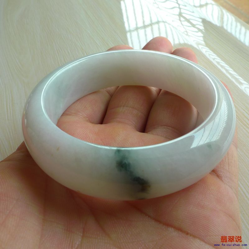 【缅甸老坑A货翡翠正装手镯57MM】 【价格】-1000 【尺寸】-57.37*17.4*8.79mm 【证书】-158GA216093 【重量 ...
