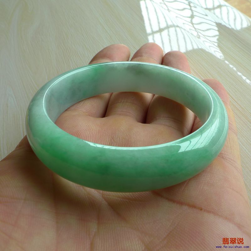 【缅甸老坑A货翡翠阳绿正装手镯54MM】 【价格】-4200 【尺寸】-54.98*13.93*7.16mm 【证书】-158GA237003  ...