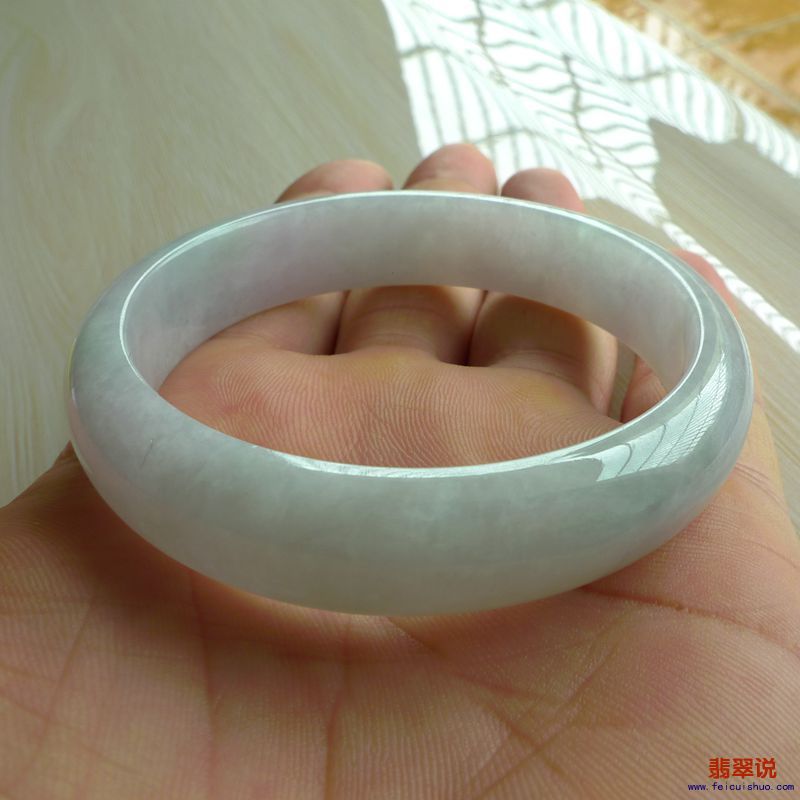 【缅甸老坑A货翡翠淡绿正装手镯57MM】 【价格】-1000 【尺寸】-57.60*13.35*7.07mm 【证书】-158GA237058  ...