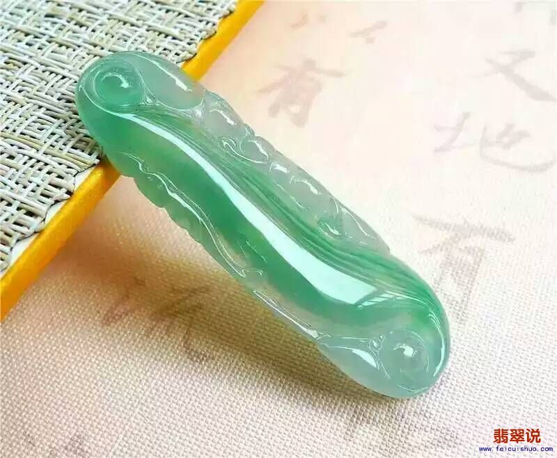 （ 冰种起荧光甜绿福禄寿 尺寸：51.816.55mm 重量：7.86g 完美无纹裂、色泽甜美、种水.jpg