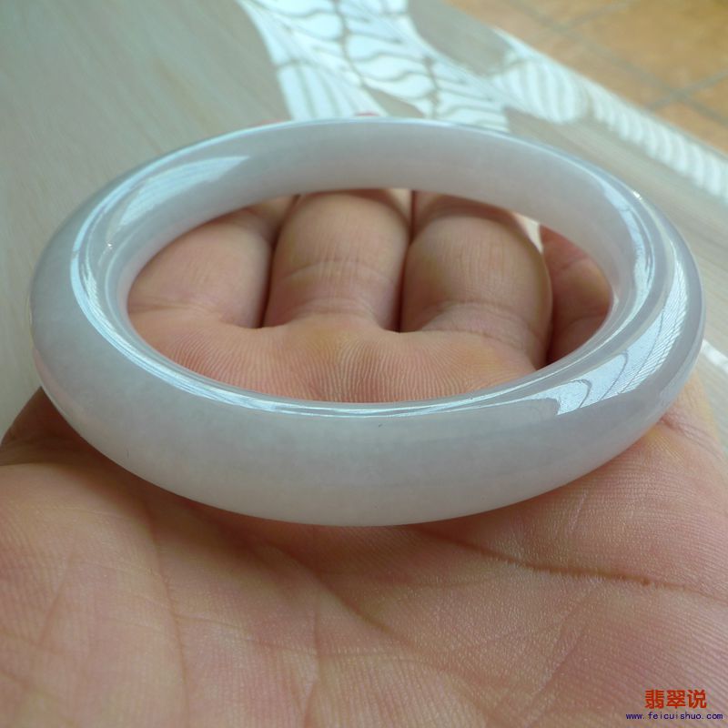 【缅甸老坑A货翡翠白冰圆条手镯57MM】 【价格】-8000 【尺寸】-57.97*11.22*11.02mm 【证书】-158FC123080  ...