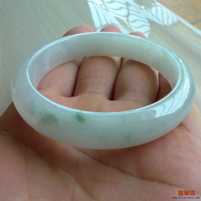 【缅甸老坑A货翡翠飘花正装手镯55MM】 【价格】-3500 【尺寸】-55.9*12.2*7.76mm 【证书】-158GA154342 【 ...