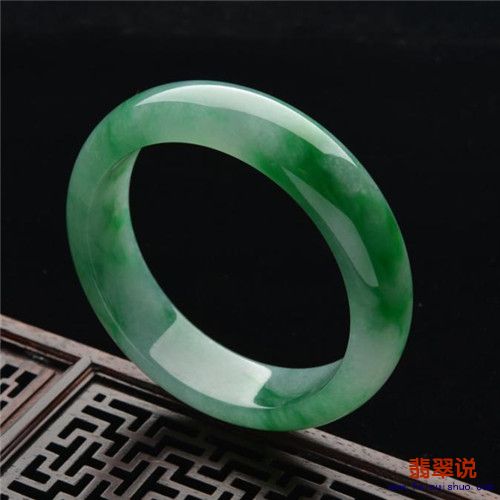 翡翠手镯1.jpg