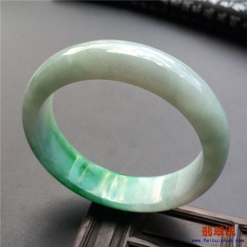 翡翠手镯2.jpg