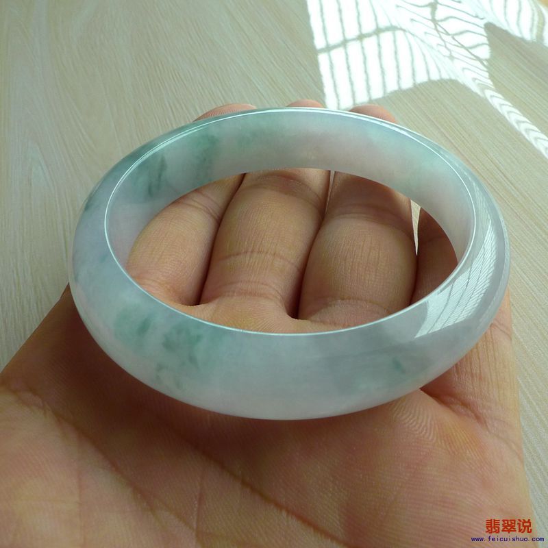 【缅甸老坑A货翡翠飘花正装手镯57MM】 【价格】-12000 【尺寸】-57.19*12.93*8.11mm 【证书】-158GA186660  ...